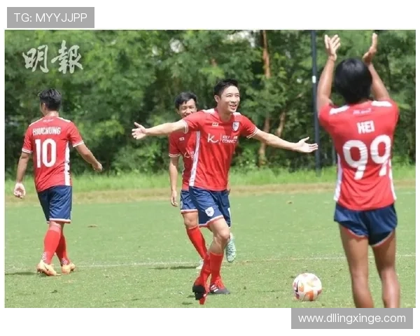 足球明星日常穿搭风格大揭秘时尚与运动的完美结合