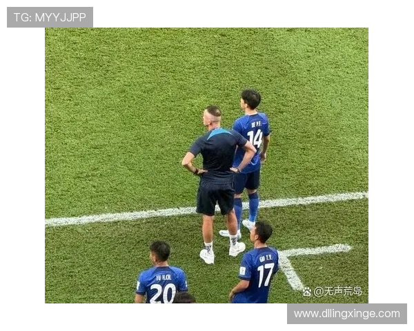 世界足球明星齐聚一堂激情对决尽显足球魅力与友谊的盛宴